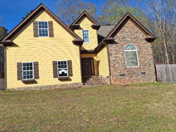 226 Hidden Falls Drive, Hull, GA 30646