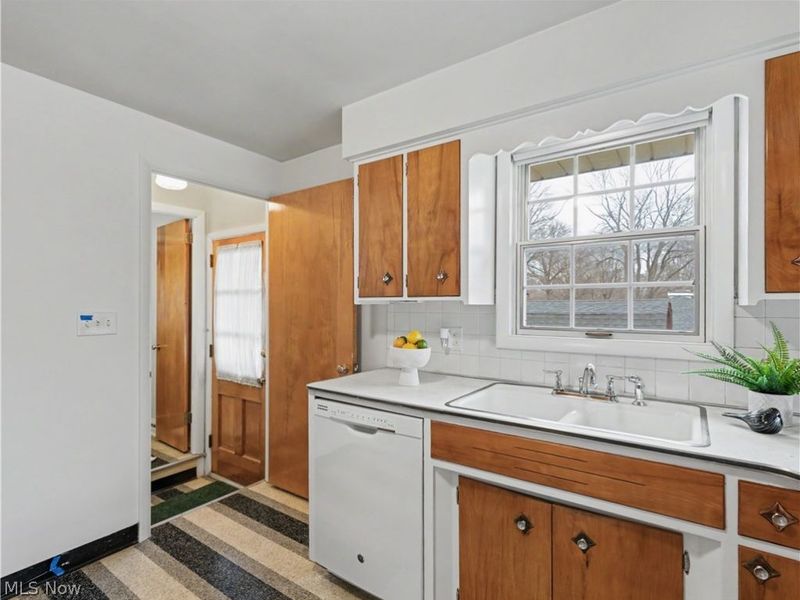 151 Roanoke Avenue, Cuyahoga Falls, OH 44221 Photo 10