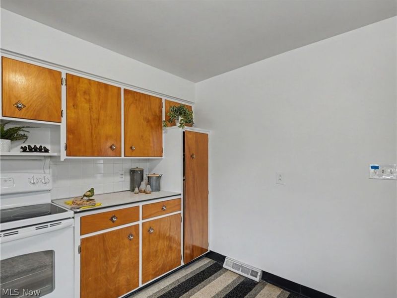 151 Roanoke Avenue , Cuyahoga Falls, OH 44221 Photo 13