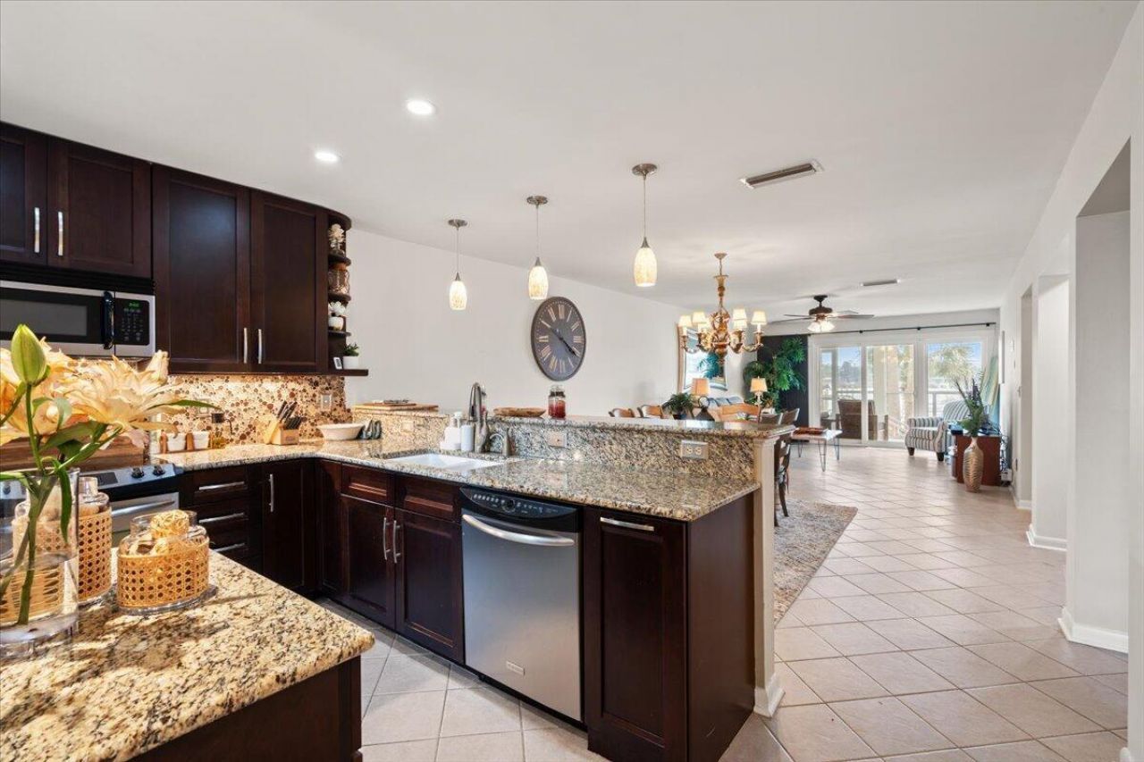 76 Mariners Cay Drive Photo 17