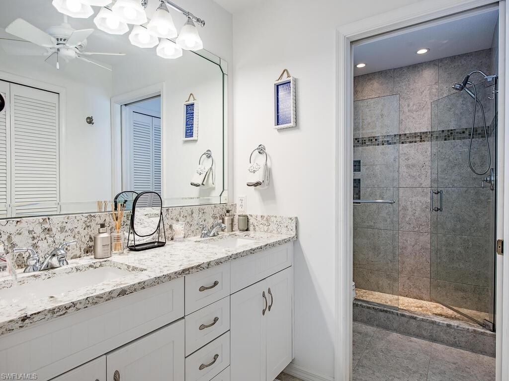 7074 Barrington Cir, Unit 202, Naples, FL 34108 Photo