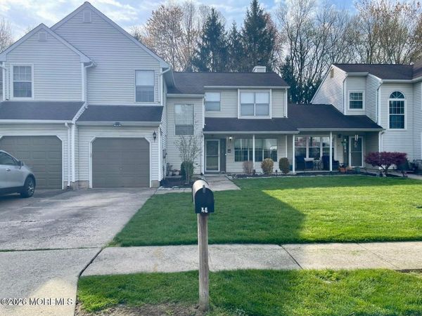 21 Evergreen Drive, East Windsor, NJ 08520