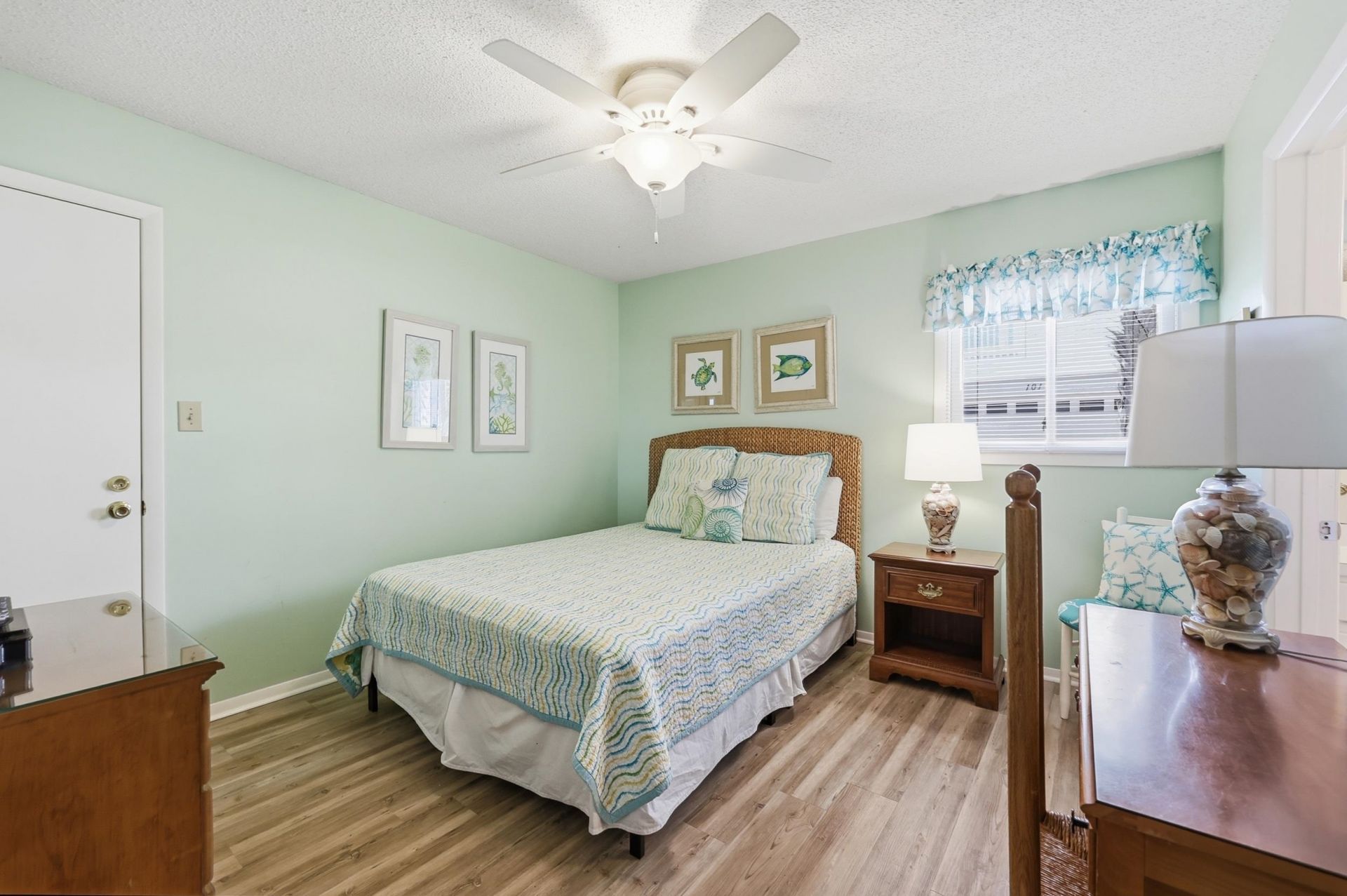 208 4th Ave. N  Photo 17