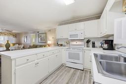 208 4th Ave. N  photo 4