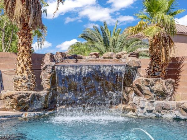 6908 Fox Sparrow Court, North Las Vegas, NV 89084