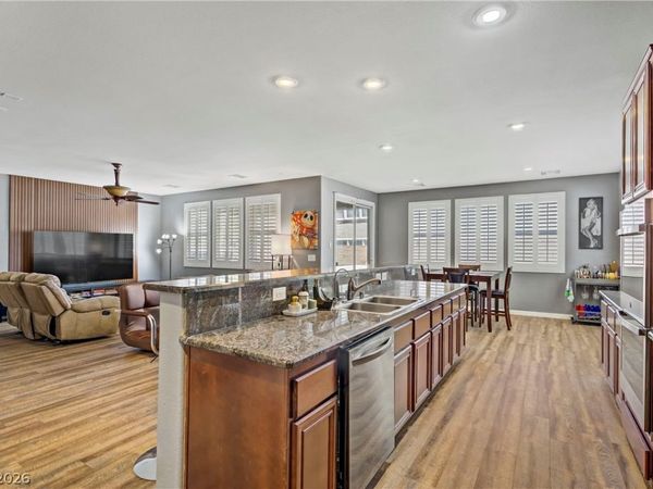 6908 Fox Sparrow Court, North Las Vegas, NV 89084
