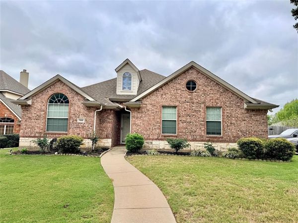 900 Ascension Drive, Hurst, TX 76053