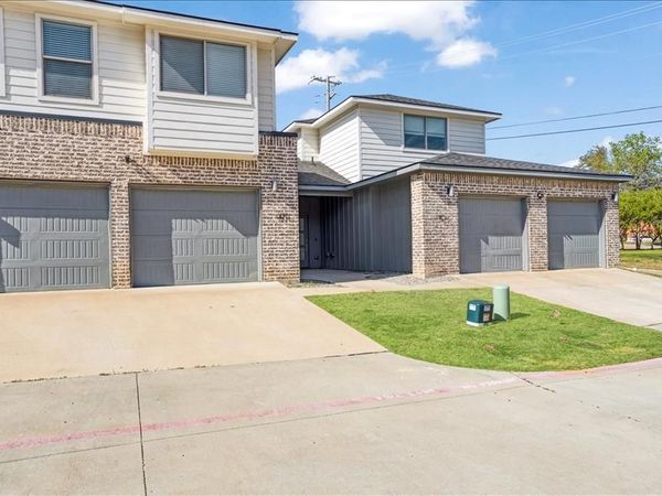 3060 W Crawford Street, Unit 601/602, Denison, TX 75020