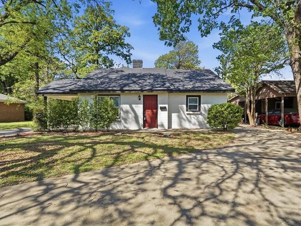 711 Roberts Cut Off Road, River Oaks, TX 76114