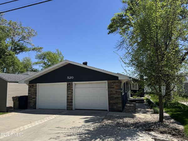 520 N LAKE DRIVE, Watertown, SD 57201