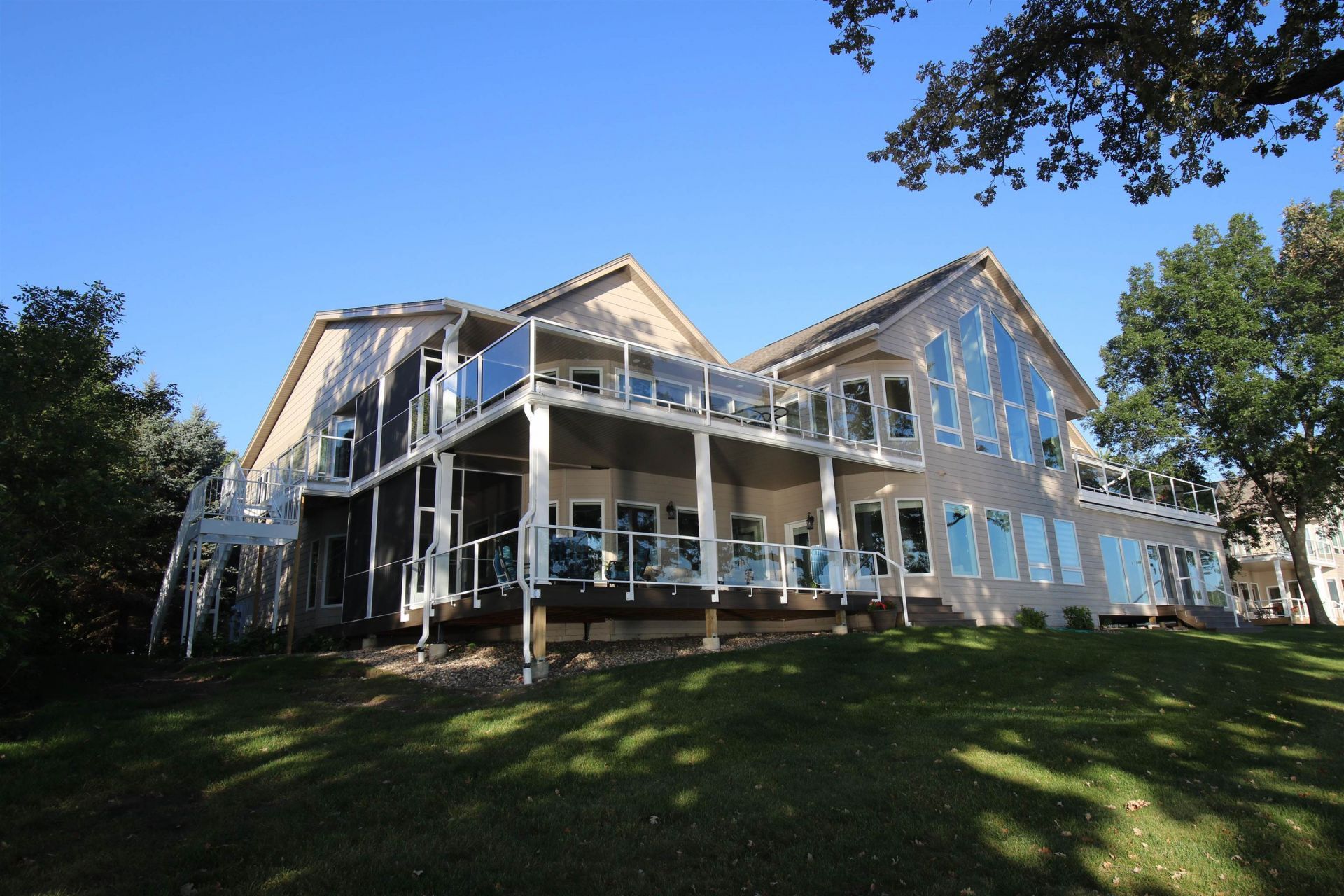 17202 Ross Rd, Unit 4S, Spirit Lake, IA 51360 Main Photo