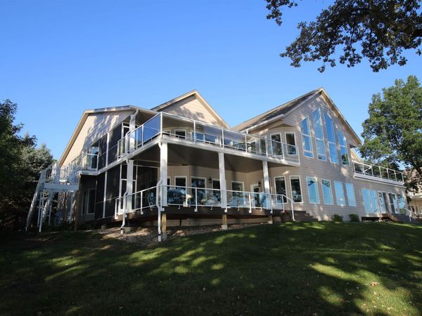 17202 Ross Rd , Unit 4S, Spirit Lake, IA 51360