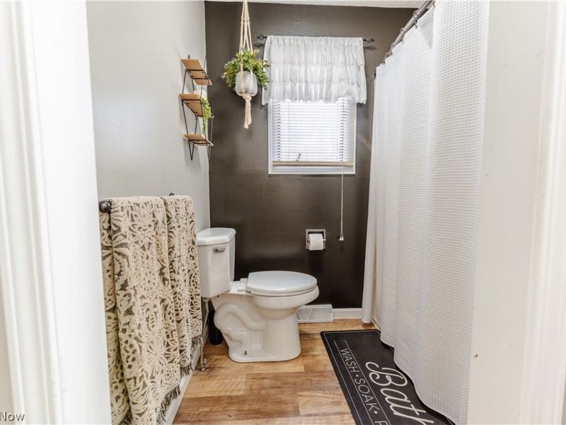 8463 Private Road 577 , Millersburg, OH 44654 Photo 32