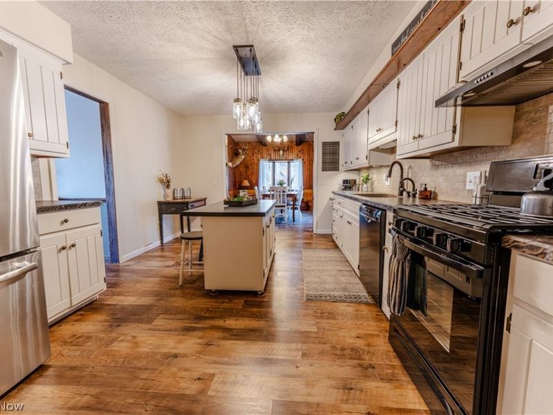 8463 Private Road 577 , Millersburg, OH 44654 Photo 33