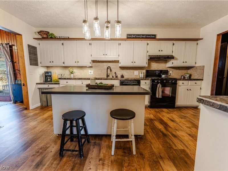 8463 Private Road 577 , Millersburg, OH 44654 Photo 35