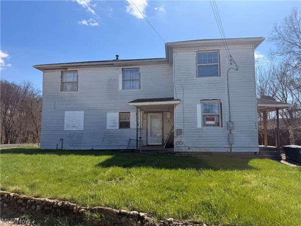 204 Trenton Avenue , Uhrichsville, OH 44683