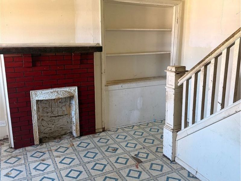 204 Trenton Avenue, Uhrichsville, OH 44683 Photo 2