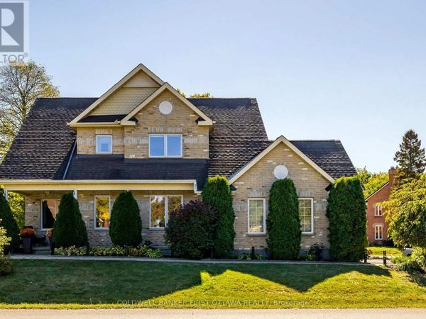 38 HOBIN Street , Ottawa, ON K2S1G8