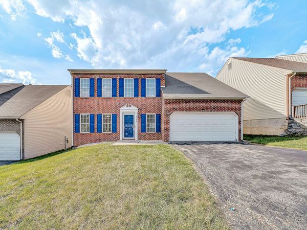 6940 Linn DR , Roanoke, VA 24019