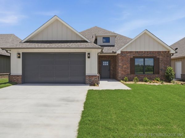 1009 S Chickasaw Street, Skiatook, OK 74070