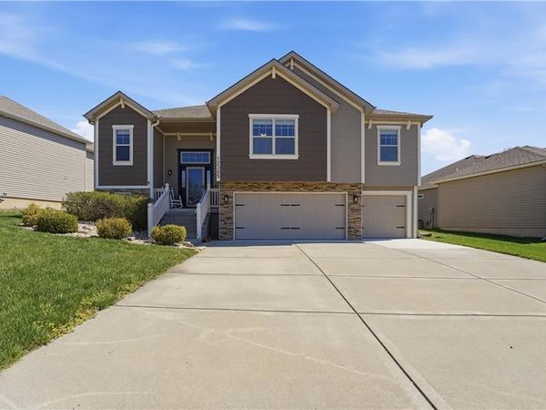 12305 N Wayne Avenue, Kansas City, MO 64165