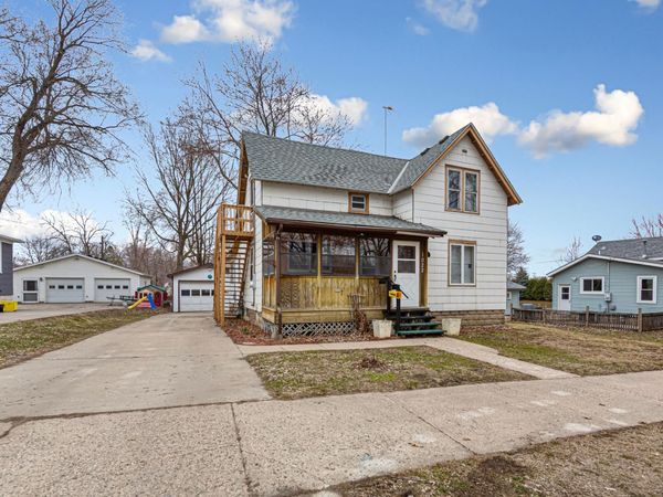 1022 3rd Avenue NW, Faribault, MN 55021