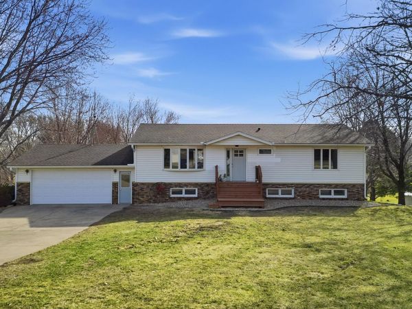 34782 Knollcrest, Waseca, MN 56093