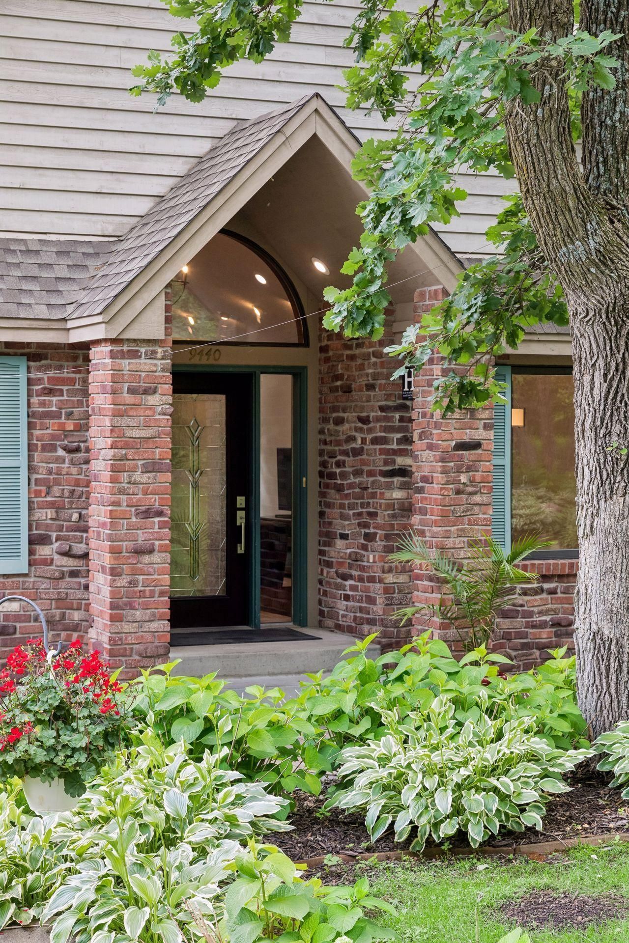 9440 Abigail Court, Inver Grove Heights, MN 55077