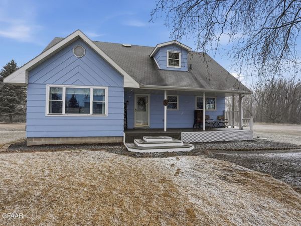 902 25TH Street NE, Emerado, ND 58228