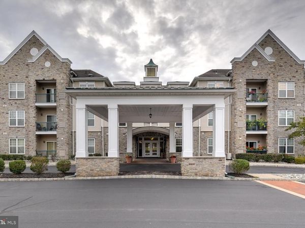 100 MIDDLESEX BOULEVARD, Unit 211, PLAINSBORO, NJ 08536