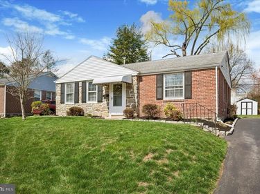 5239 ARROWHEAD LANE, DREXEL HILL, PA 19026