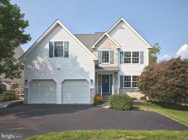 111 HIDDEN COURT, NEW HOPE, PA 18938