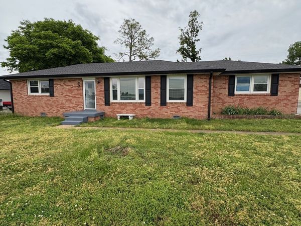 809 Castle Heights Ave , Lebanon, TN 37087