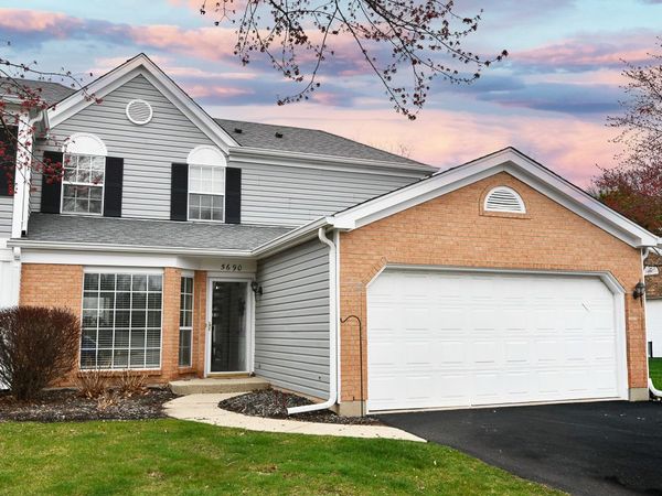 5690 Delaware Avenue , Gurnee, IL 60031