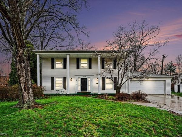 1011 Chatham Place , Rocky River, OH 44116