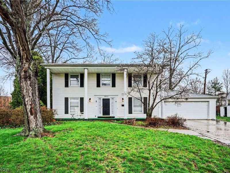 1011 Chatham Place , Rocky River, OH 44116 Photo 2