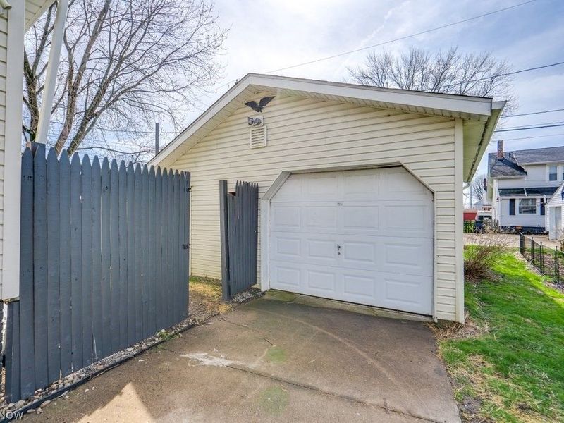 621 Geiger Avenue SW, Massillon, OH 44647 Photo 2