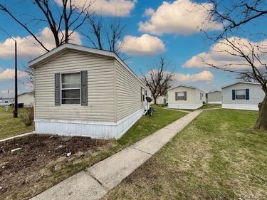 1570 Christine Ter, Madison Heights, MI 48071