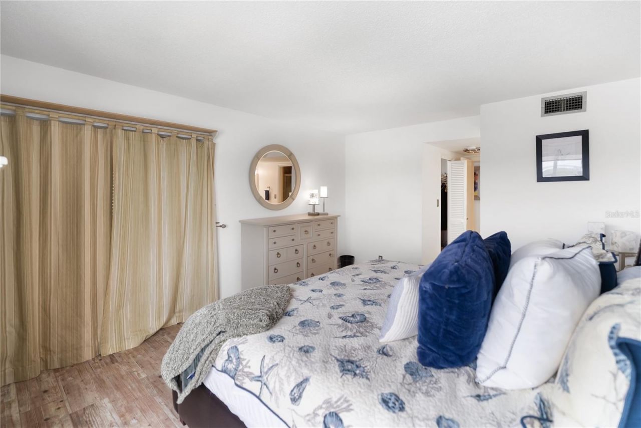 1750 Benjamin Franklin Drive , Unit 6G, Sarasota, FL 34236 Photo