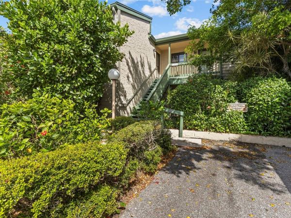 1511 PELICAN POINT DRIVE , Unit 279, SARASOTA, FL 34231