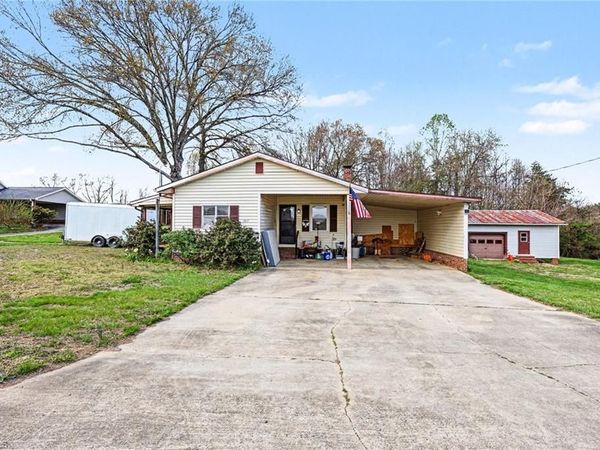 1817 Amostown Road , Sandy Ridge, NC 27046