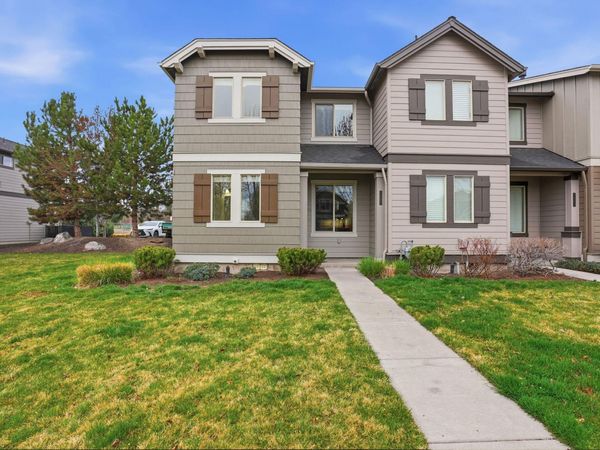 3249 SW 28th Street, Redmond, OR 97756