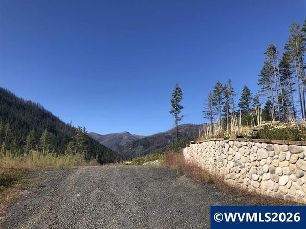 105 1st St W, Detroit, OR 97342