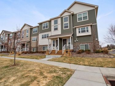 5205 Oak Grove Parkway N, Brooklyn Park, MN 55443