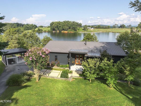 4352 Gravelly Hills Rd, Louisville, TN 37777