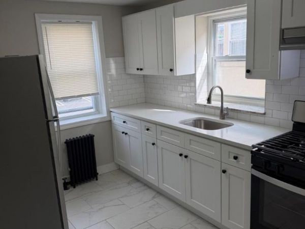 305 Millburn Ave, Unit 2R, Millburn, NJ 07041