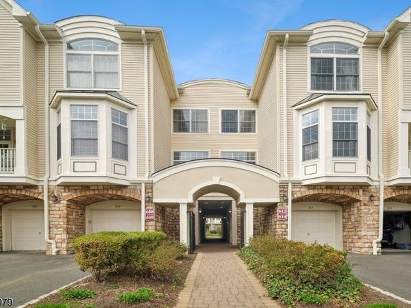 614 Turlington Ct, Livingston, NJ 07039