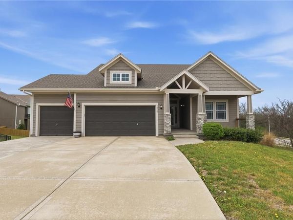 1060 N Sumac Street, Olathe, KS 66061