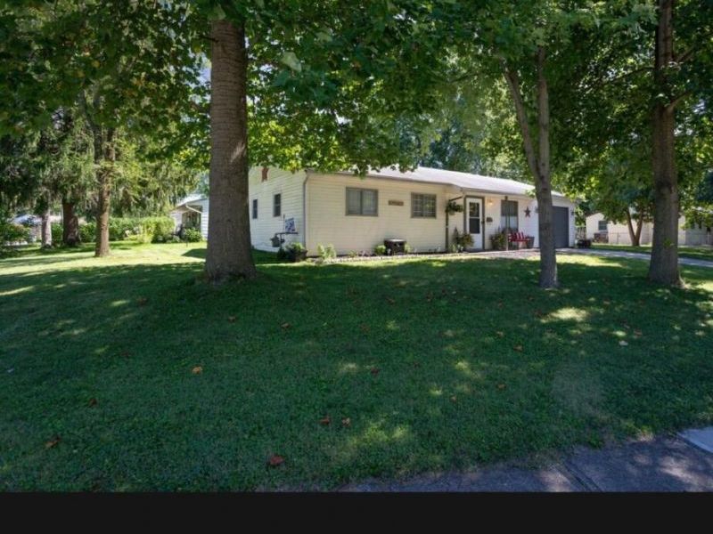 3700 Laguna Drive , Columbus, OH 43232 Photo 2