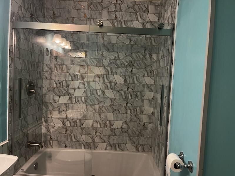 3700 Laguna Drive , Columbus, OH 43232 Photo 4